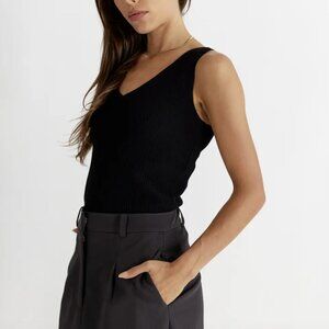 NWT Black Ribbed V-Neck Tank Top Size Small